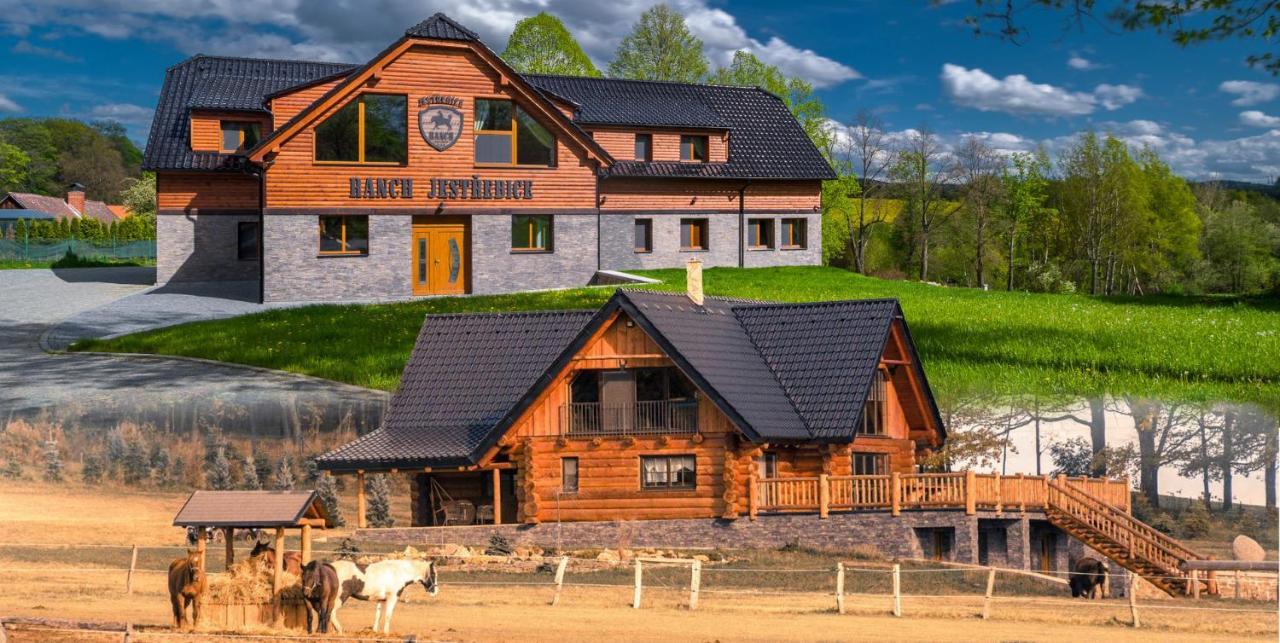 ホテル Ranch Jestrebice Hermanicky エクステリア 写真