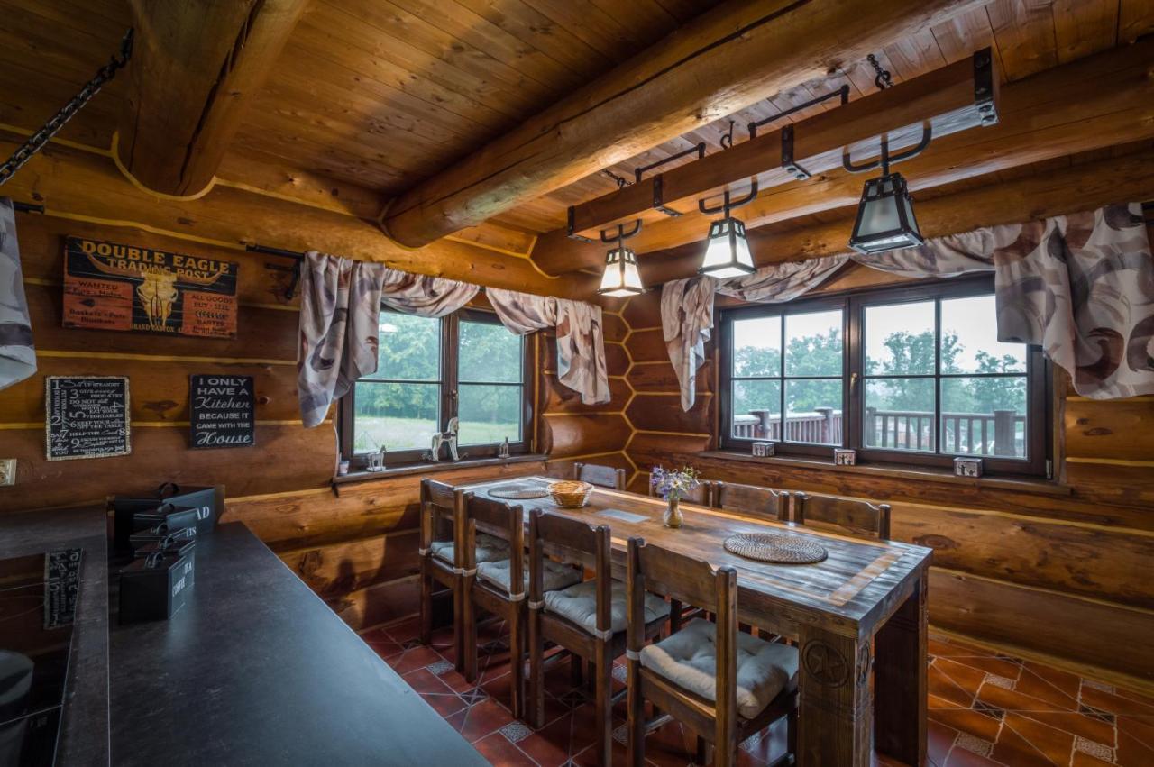 ホテル Ranch Jestrebice Hermanicky エクステリア 写真